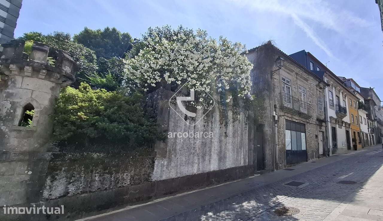 Prédio Zona histórica para reabilitação - Ponte de Lima - Grande imagem: 3/18