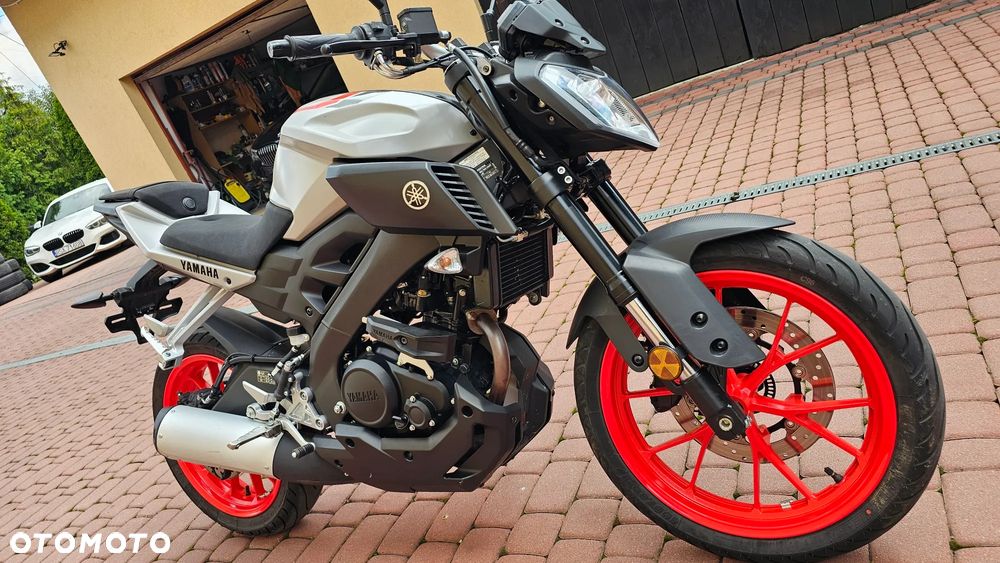 Yamaha MT - 22