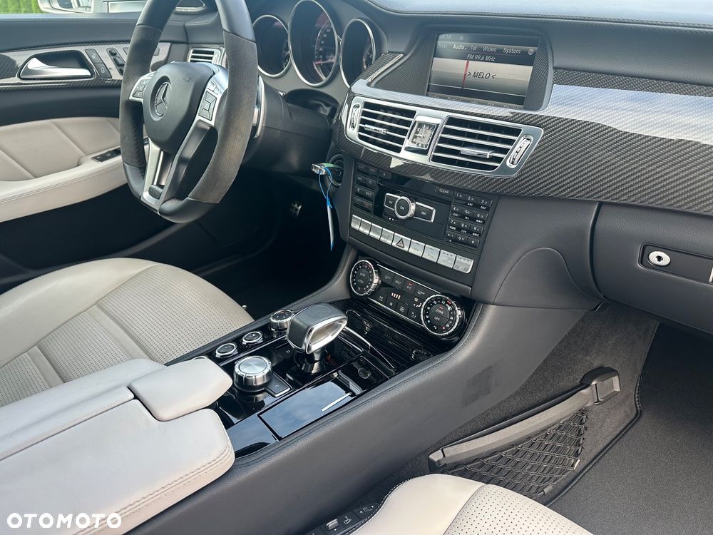 Mercedes-Benz CLS 63 AMG AMG SPEEDSHIFT MCT - 24