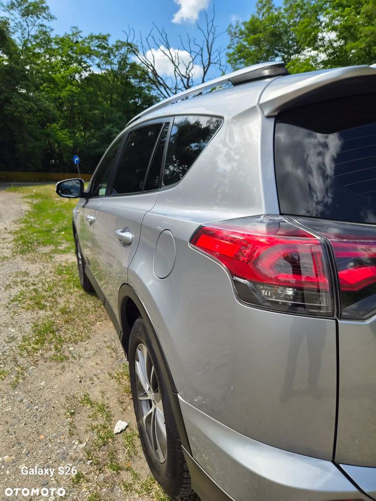 Toyota RAV4 Hybrid Premium 4x2 - 17