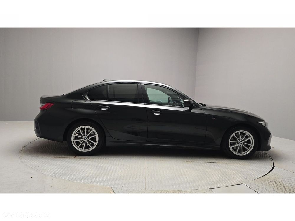 BMW Seria 3 320d xDrive mHEV M Sport - 6
