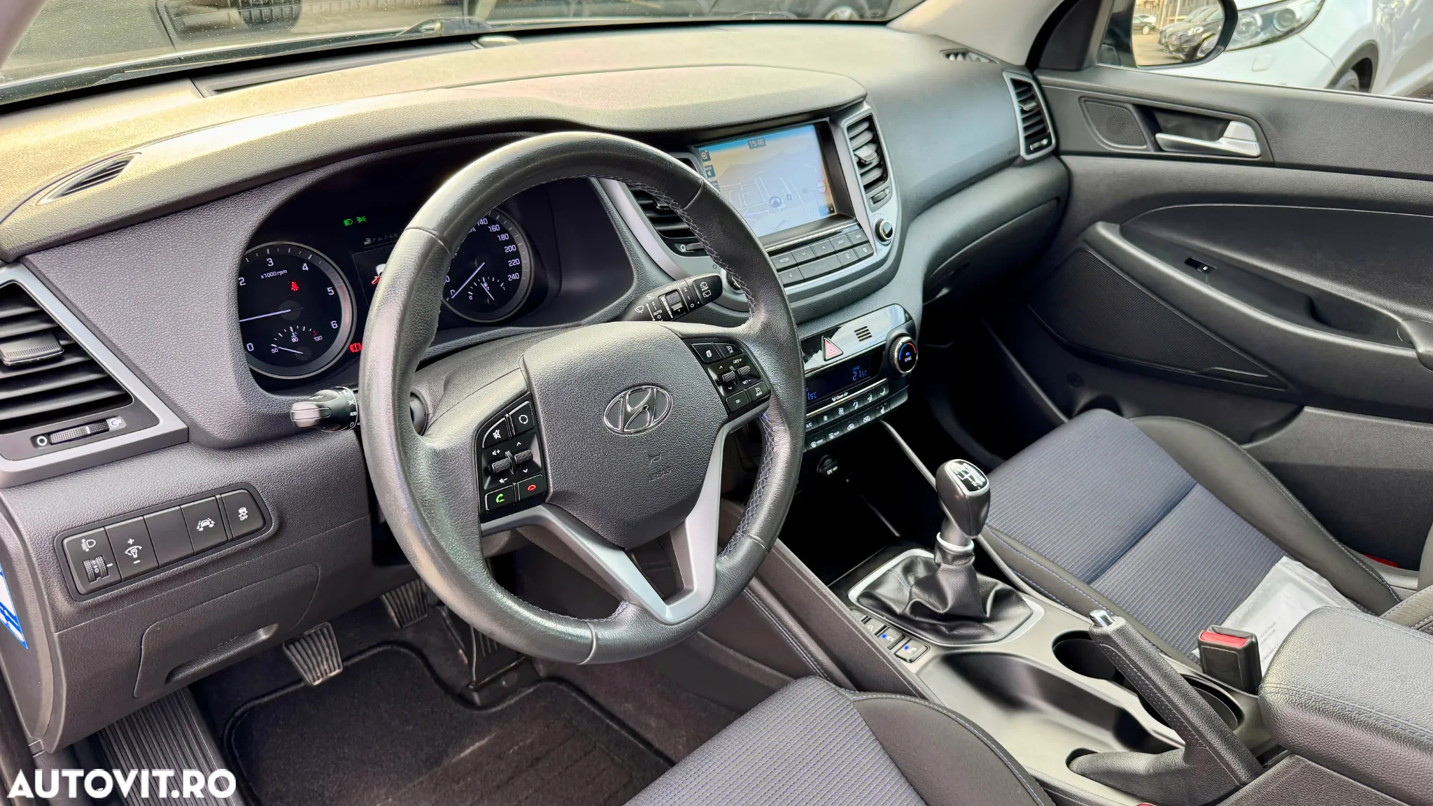 Hyundai Tucson 2.0 CRDI 2WD Style - 11