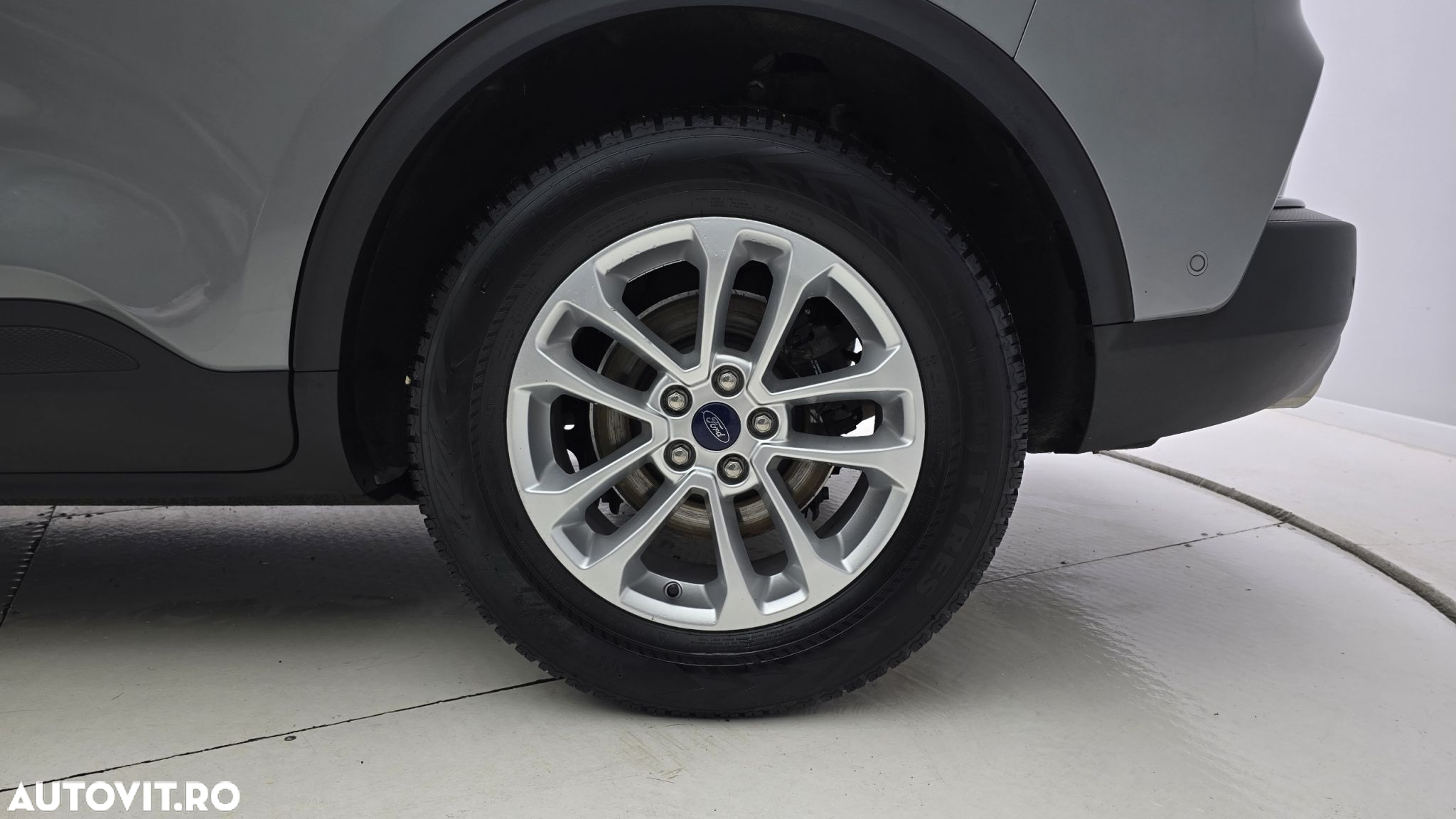 Ford Kuga - 22