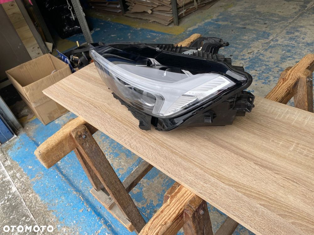 LAMPA PRZEDNIA LEWA VOLVO XC60 II LIFT MID LED 22- 32338982 - 5