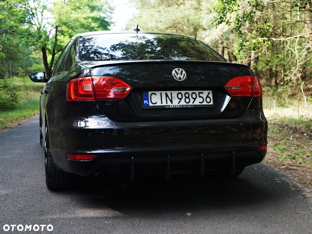 Volkswagen Jetta 1.6 TDI Comfortline - 10
