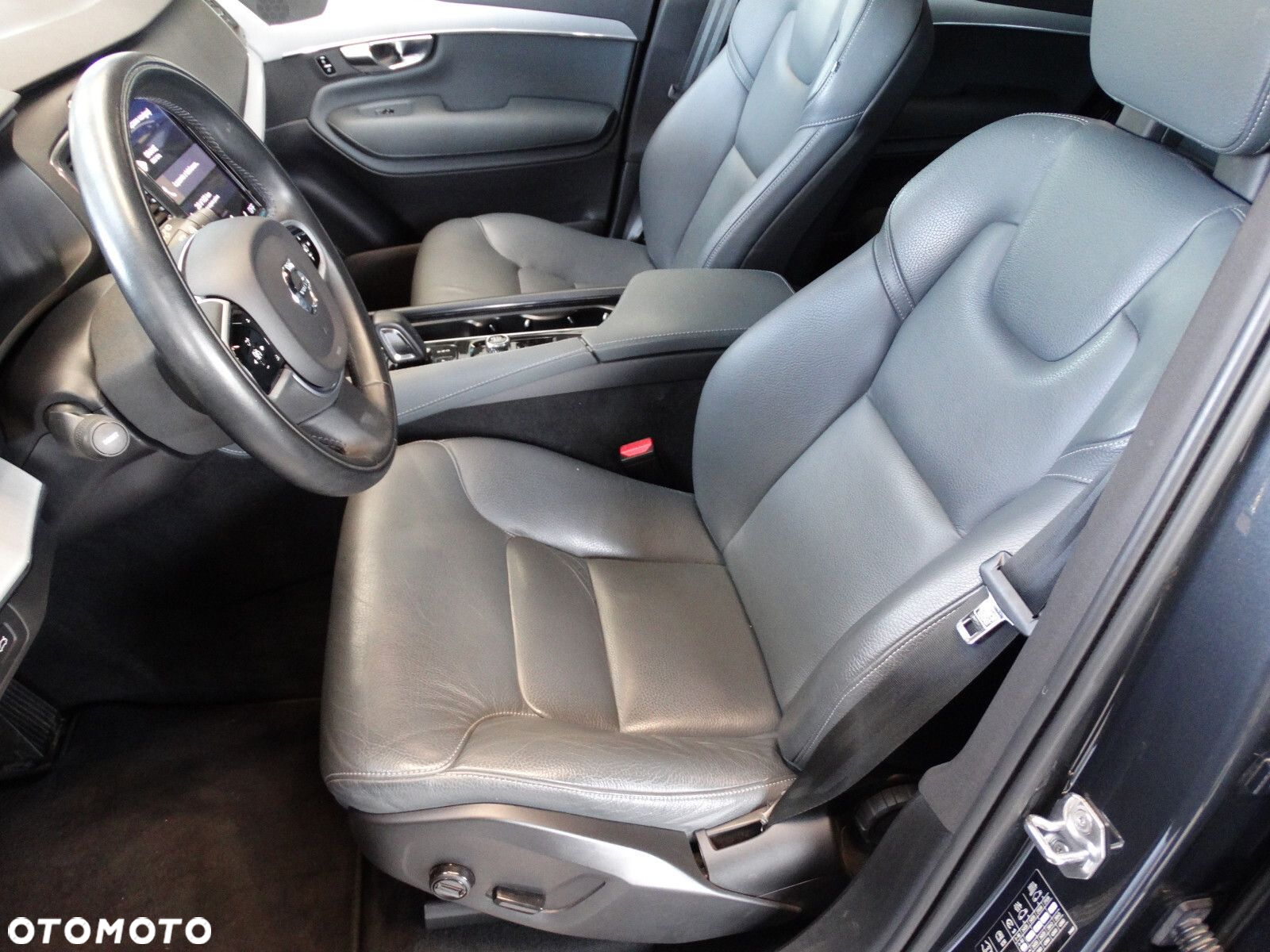 Volvo XC 90 - 18