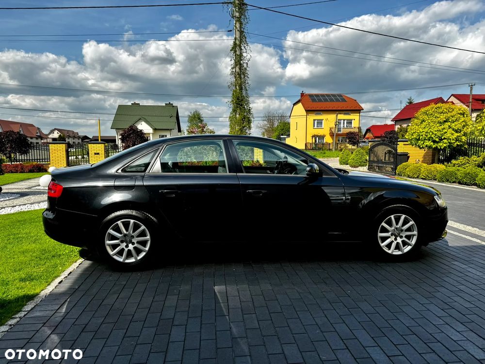Audi A4 Limousine - 8