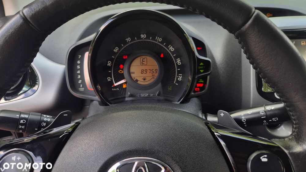Toyota Aygo x.shift x-play connect - 23
