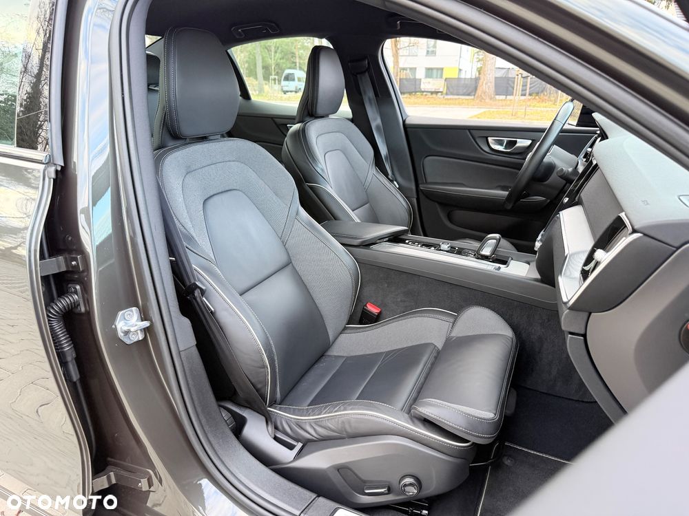 Volvo S60 T4 R-Design - 18