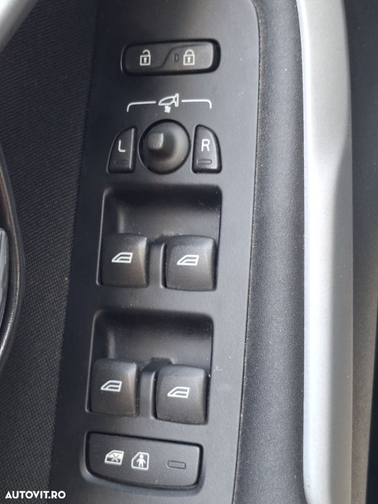 Volvo V40 T3 Aut. Momentum - 7