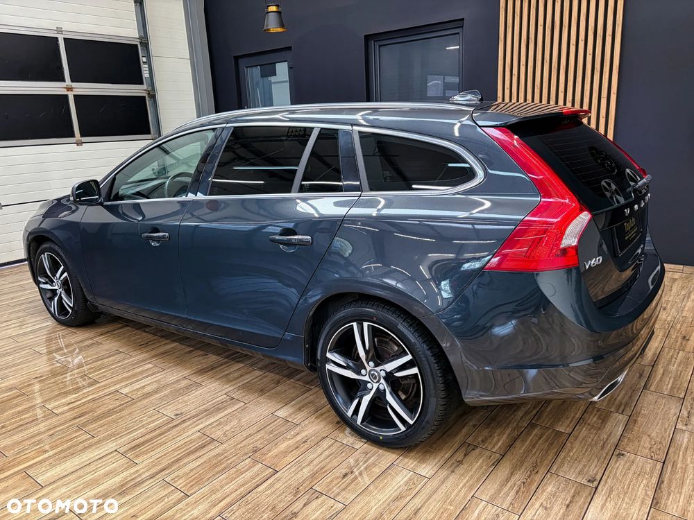Volvo V60 D4 Geartronic Momentum - 10