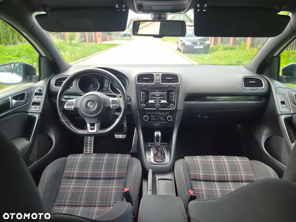 Volkswagen Golf 2.0 GTI DSG - 32