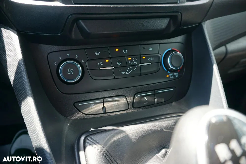 Ford Transit Connect - 10