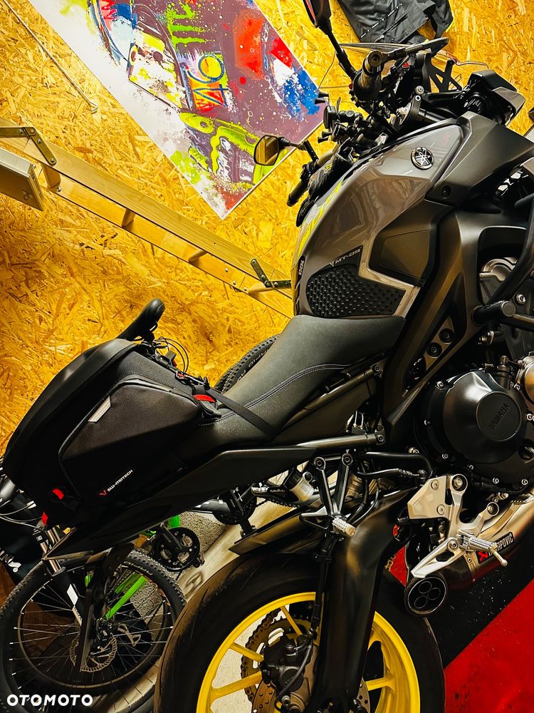 Yamaha MT - 27