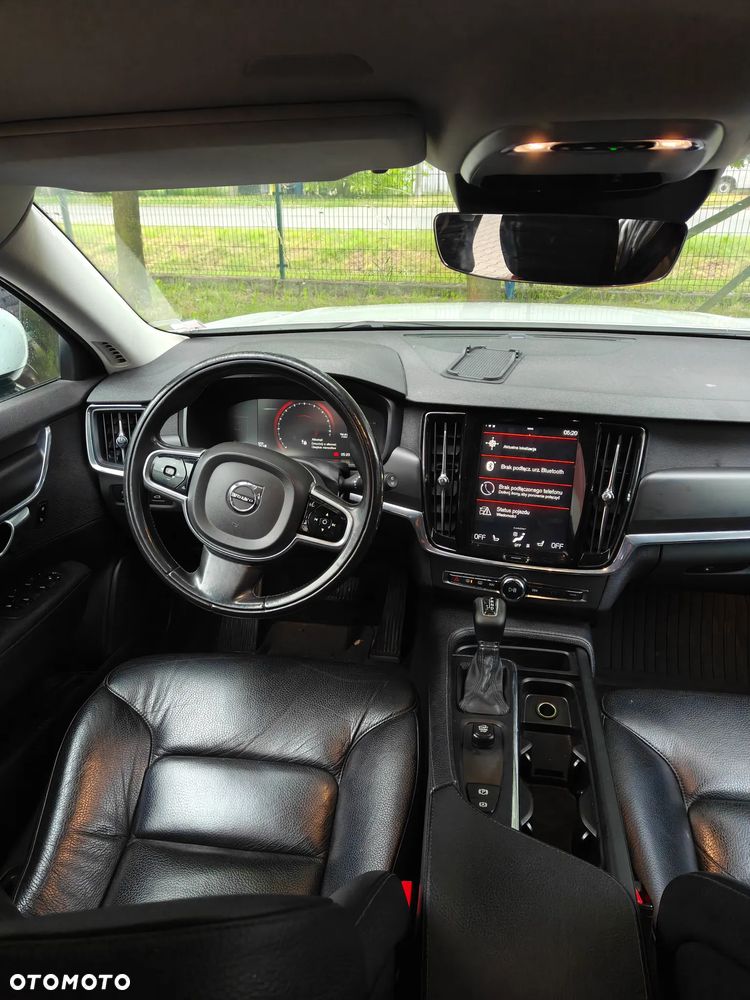 Volvo V90 D3 Momentum - 33