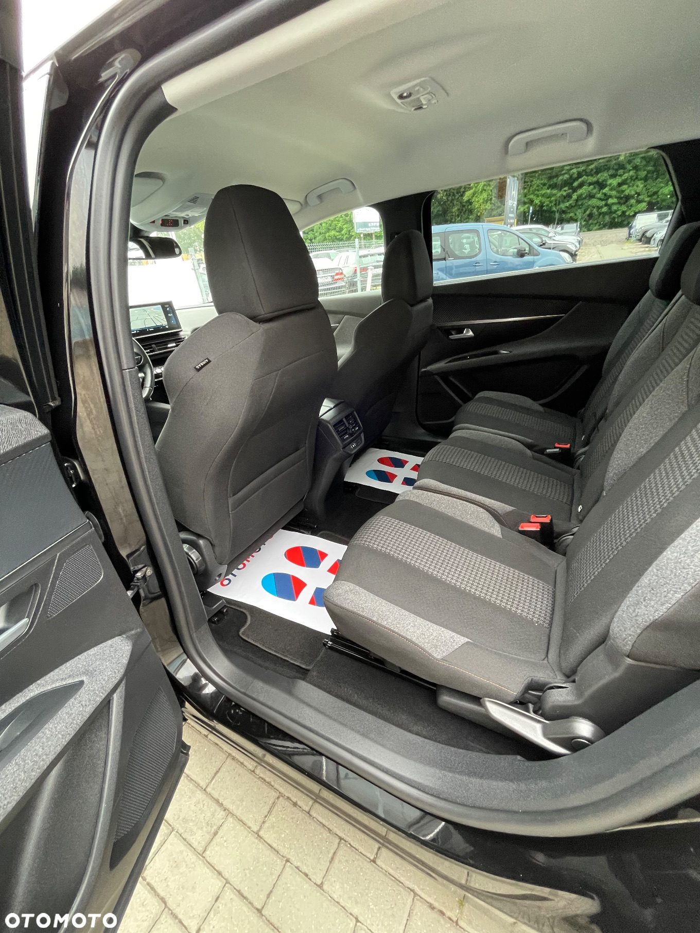 Peugeot 5008 1.5 BlueHDi Active S&S EAT8 - 26