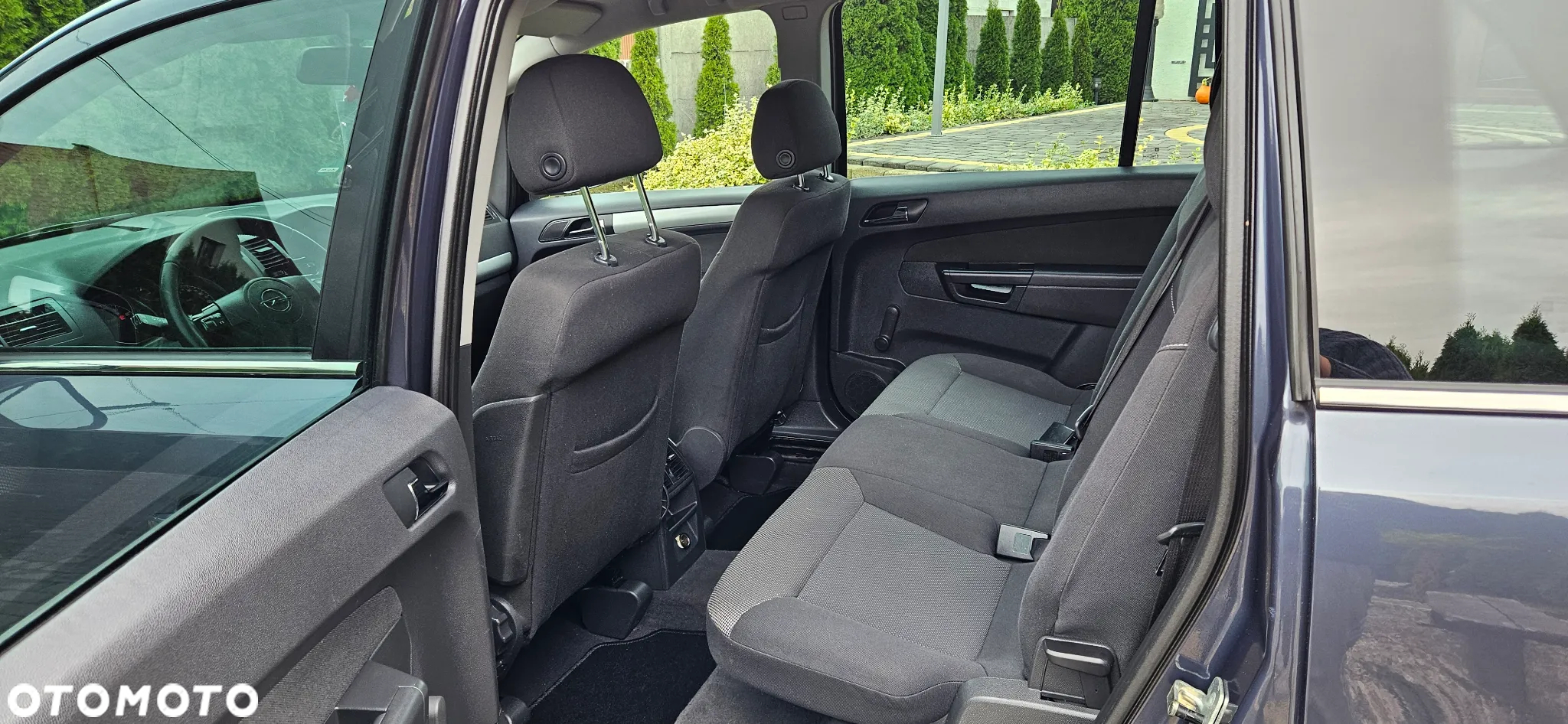 Opel Zafira 1.8 Design Edition - 10