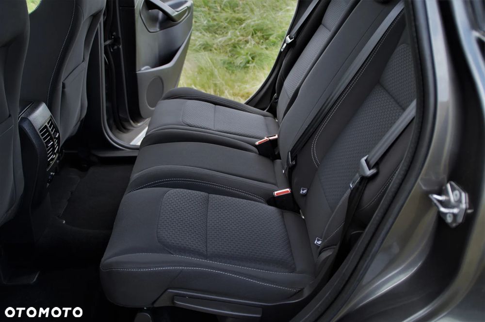 Ford Kuga - 31