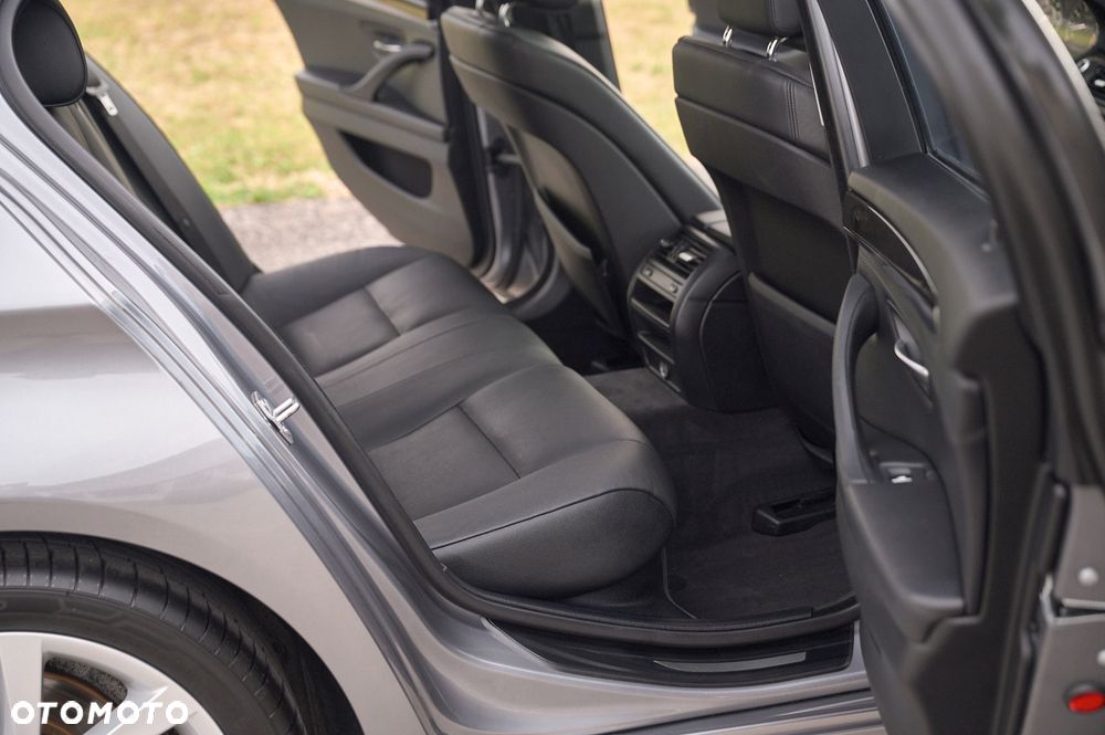 BMW Seria 5 535i xDrive Sport-Aut Modern Line - 22