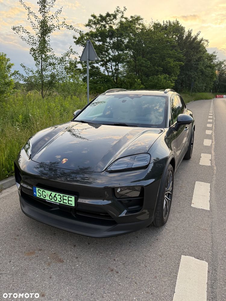 Porsche Macan - 1