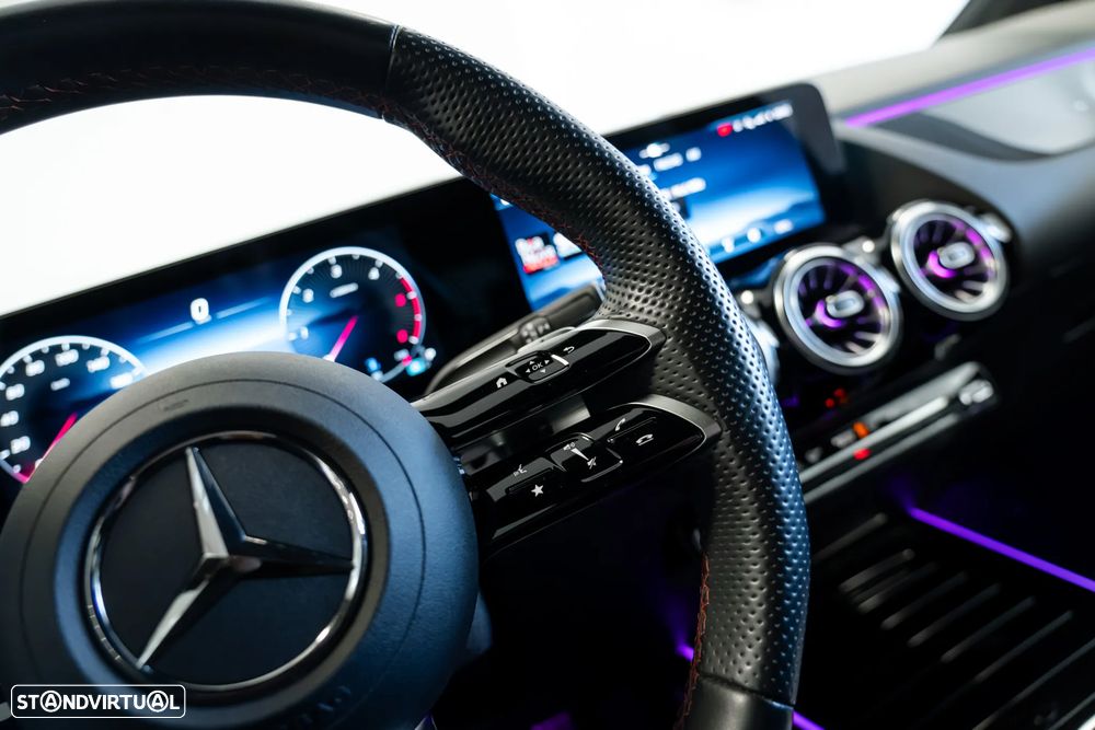 Mercedes-Benz GLA 180 d AMG Line — fotografia 11