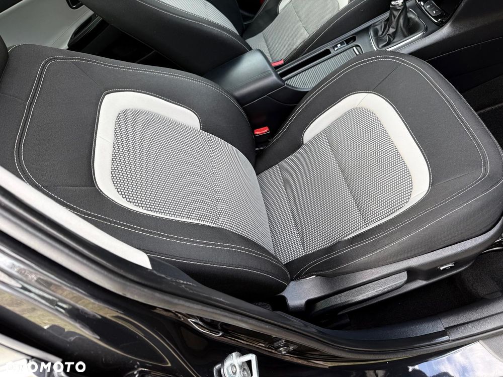 Kia Ceed 1.6 CRDi 128 Platinum Edition - 30