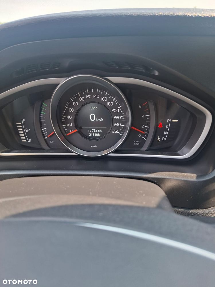 Volvo V40 D2 Drive-E Momentum - 8