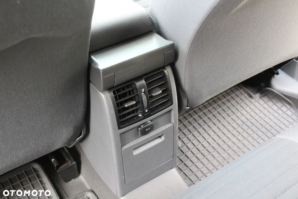 Volkswagen Caddy Trendline Mixt - 32