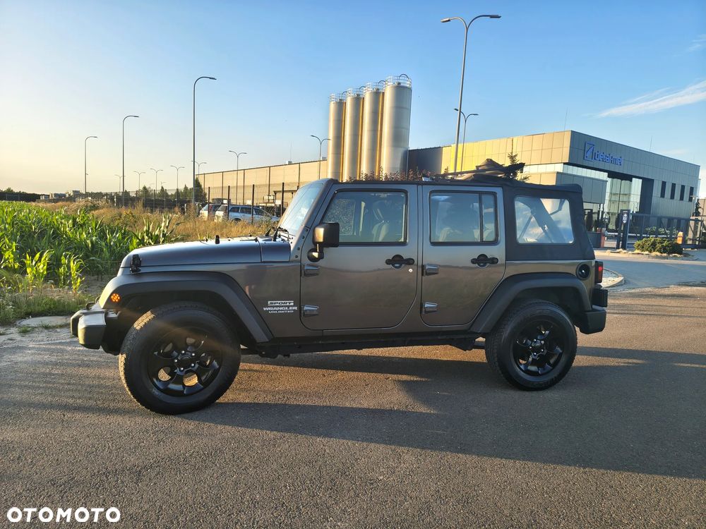 Jeep Wrangler - 23