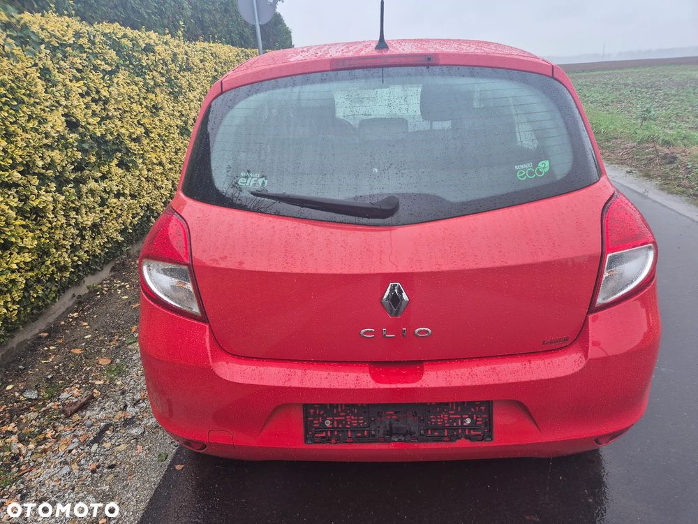 Renault Clio 1.2 16V Campus - 4