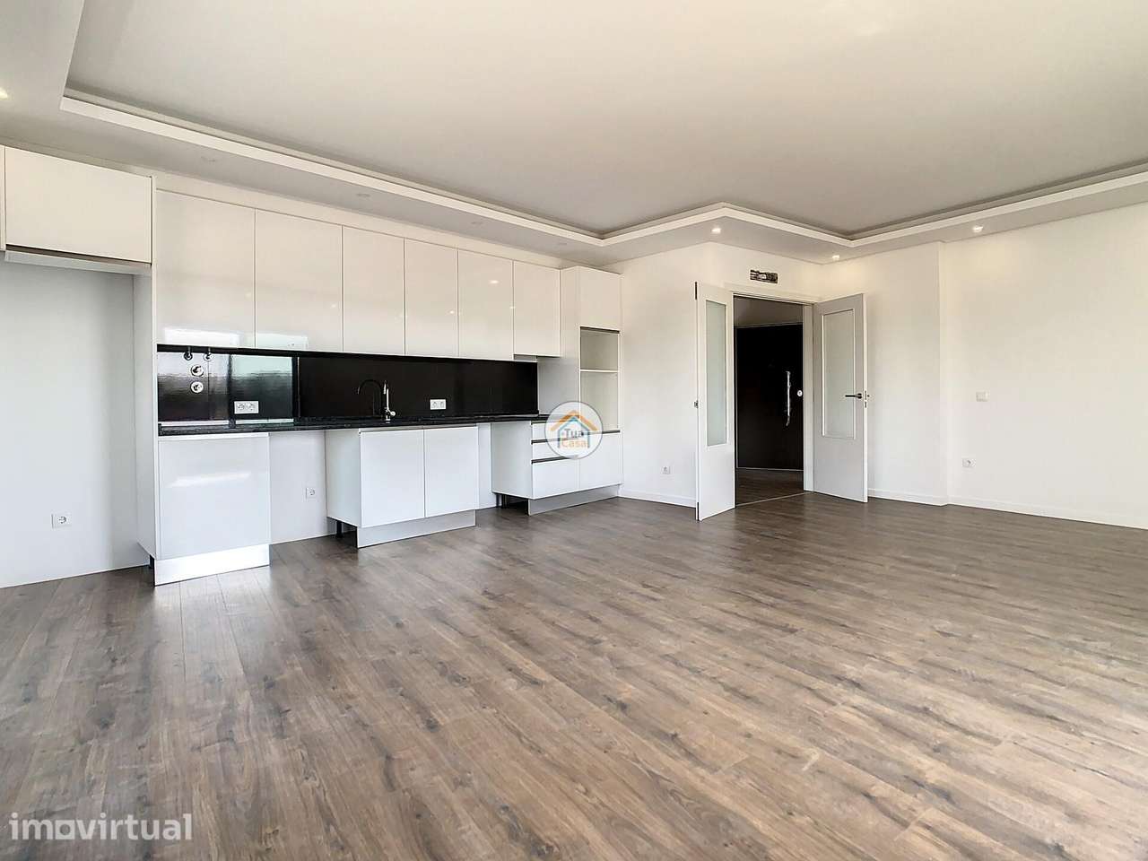 Fantastico apartamento T1 novo com piscina e garagem em Olhão - Grande imagem: 2/27