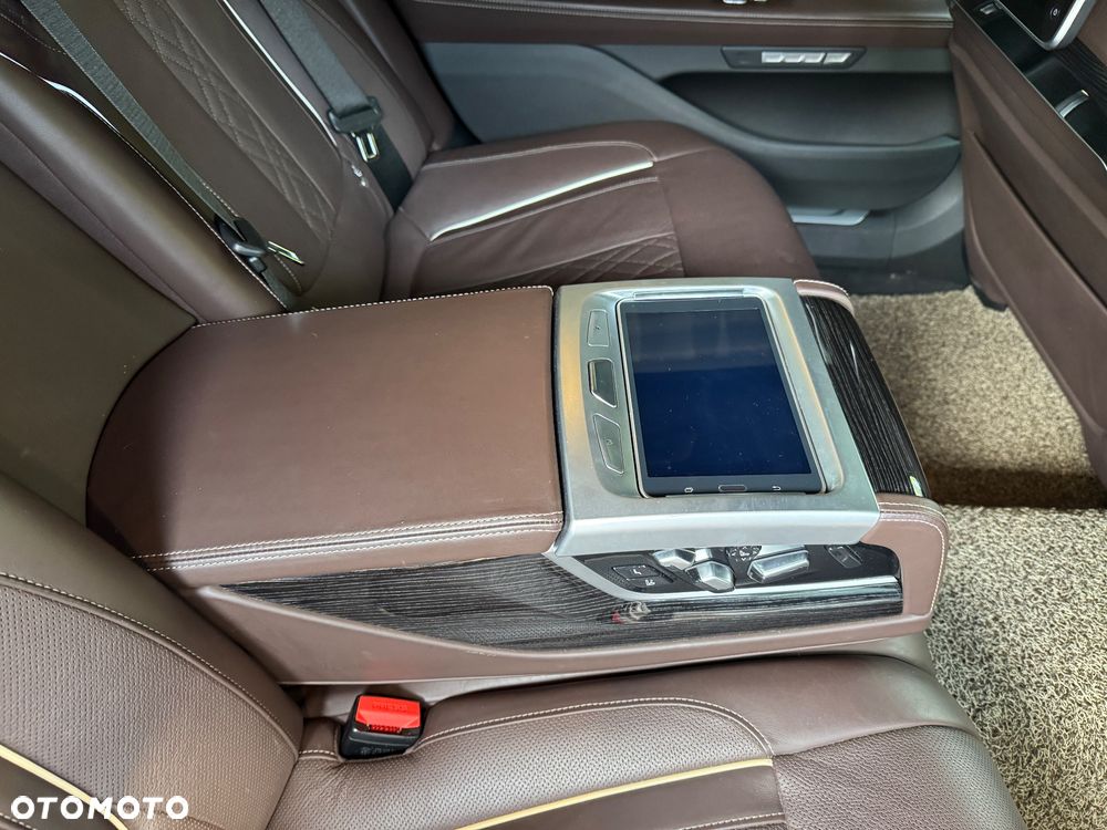 BMW Seria 7 730Ld xDrive sport - 33