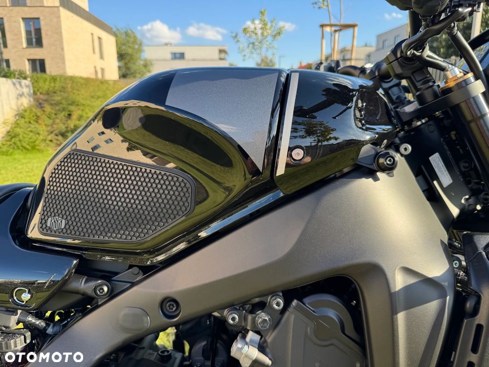 Yamaha XSR - 16