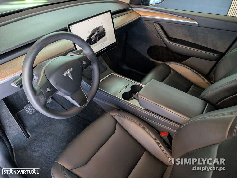 Tesla Model Y - 6
