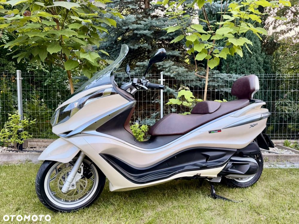 Piaggio X10 - 10