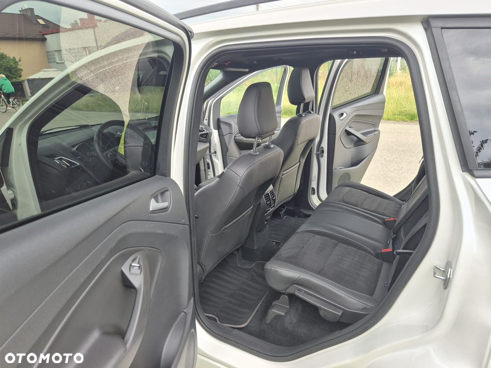 Ford Kuga 2.0 TDCi 4x4 ST-Line - 23