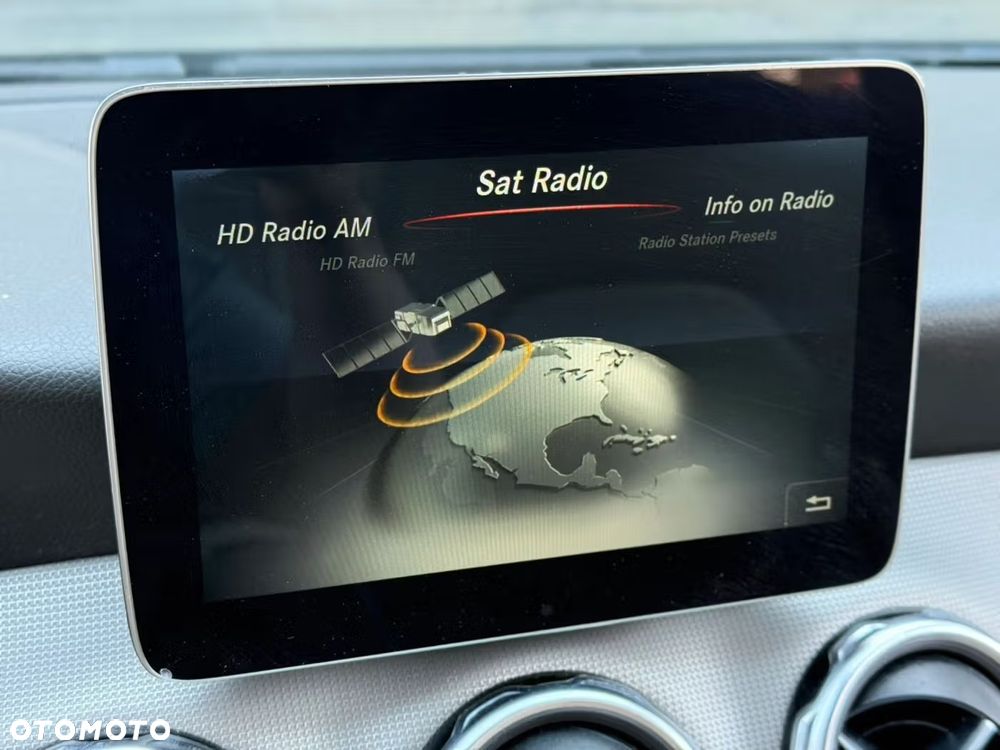 Mercedes-Benz GLA 250 7G-DCT - 25