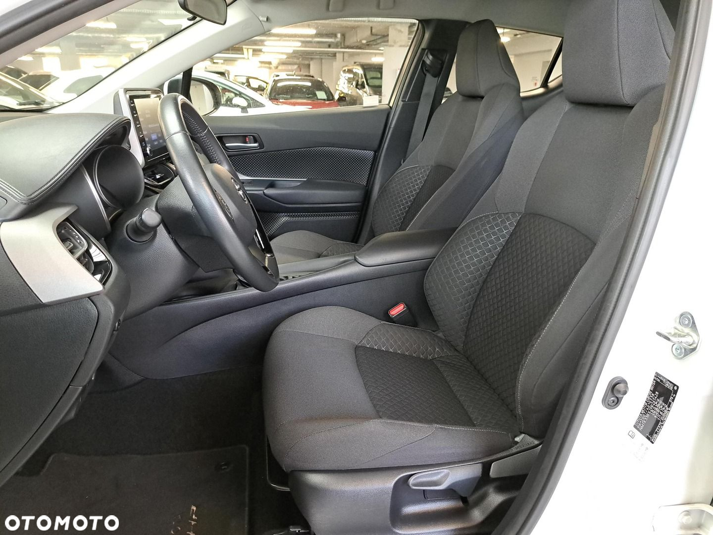 Toyota C-HR - 10
