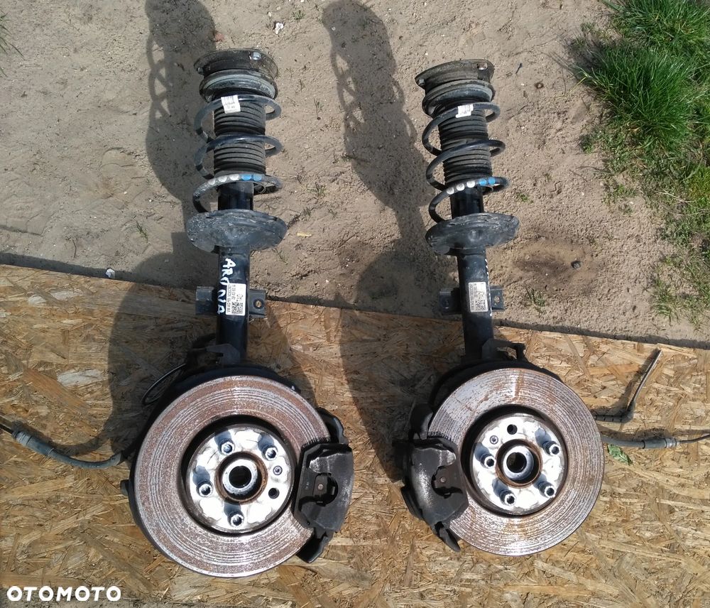 macpherson zwrotnica seat arona 1,0 tsi