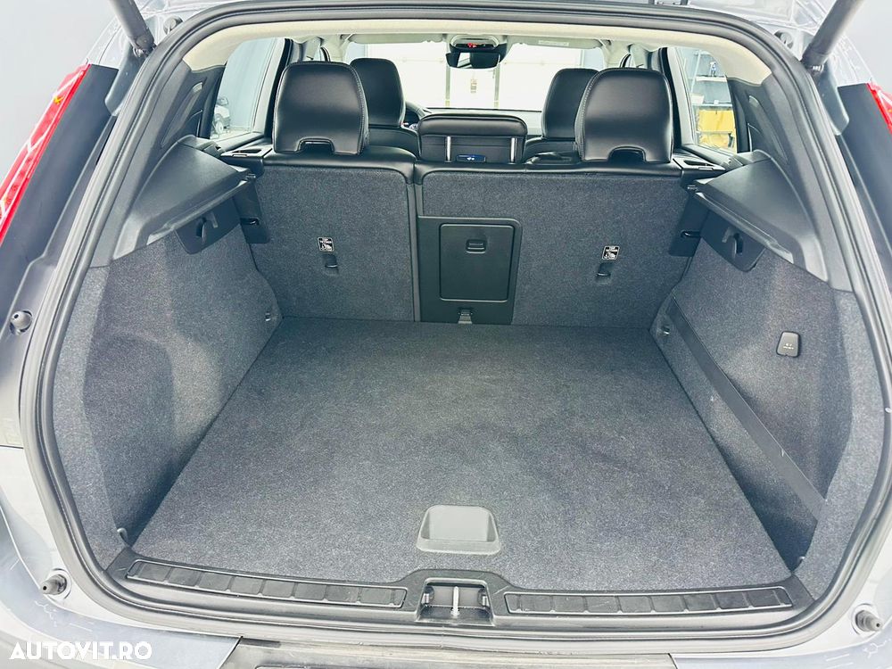 Volvo XC 40 T3 Momentum - 18