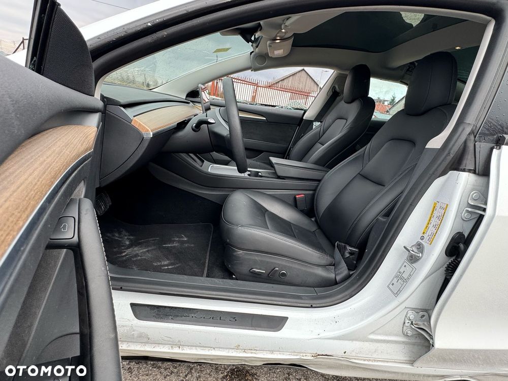 Tesla Model 3 Langstreckenbatterie Allradantrieb Dual Motor - 35