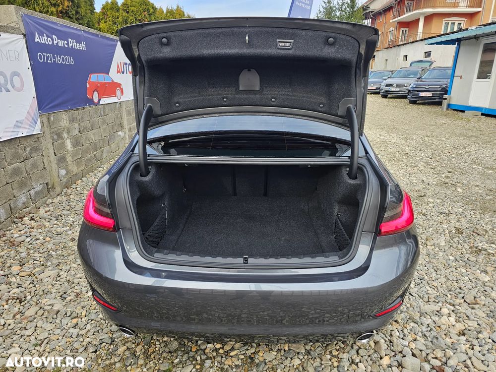 BMW Seria 3 320d Aut. M Sport - 7