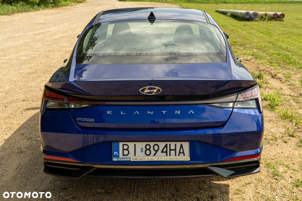 Hyundai Elantra 1.6 Executive - 8