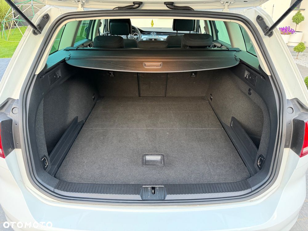 Volkswagen Passat 1.6 TDI (BlueMotion Technology) Comfortline - 31