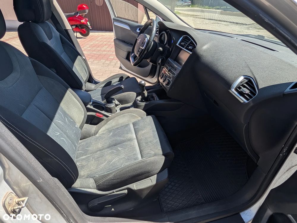 Citroën C4 HDi 90 Attraction - 27