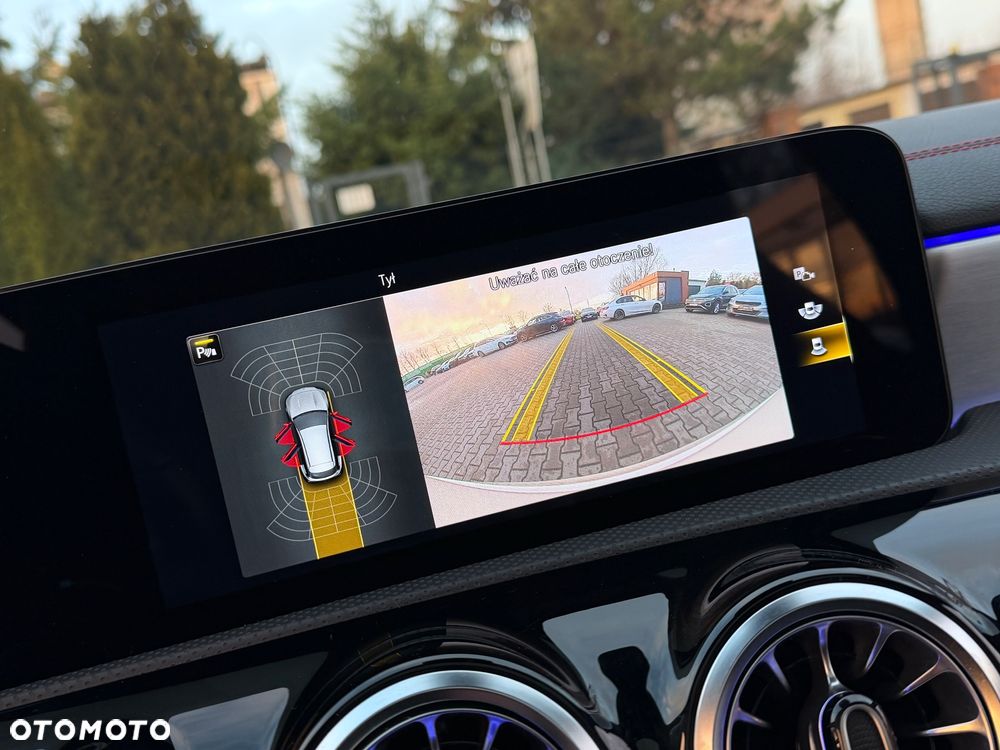 Mercedes-Benz CLA 200 7G-DCT AMG Line - 32