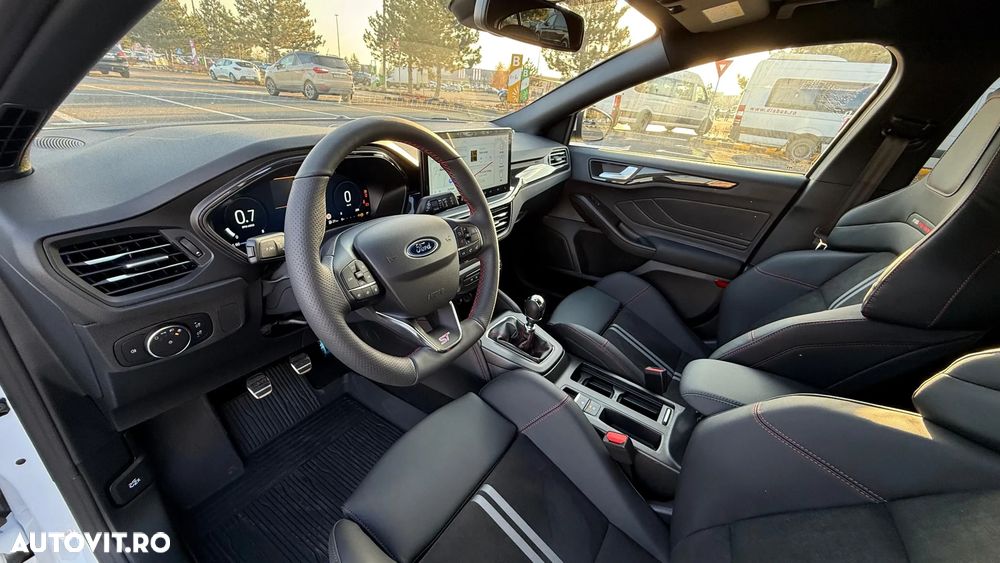 Ford Focus - 11