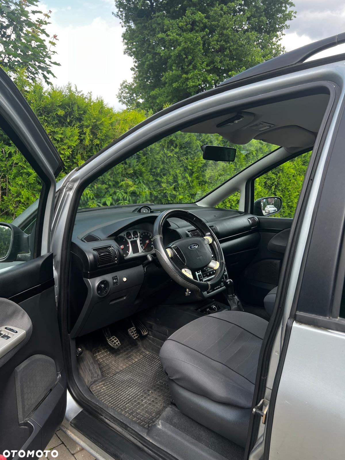 Ford Galaxy - 12