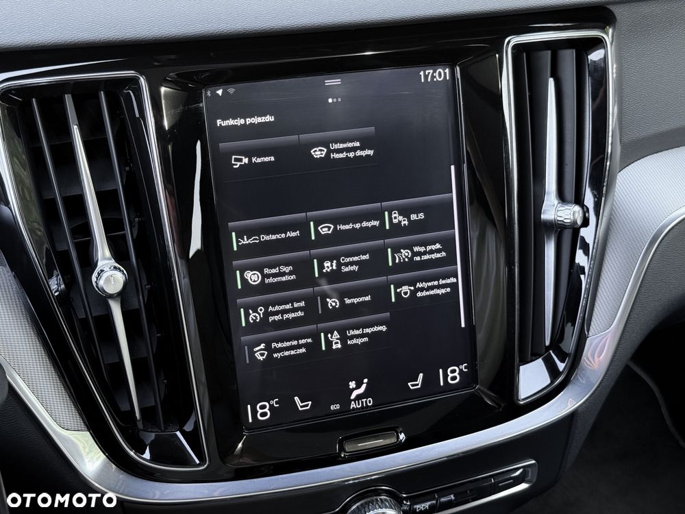 Volvo V60 T8 AWD Recharge Geartronic RDesign - 33