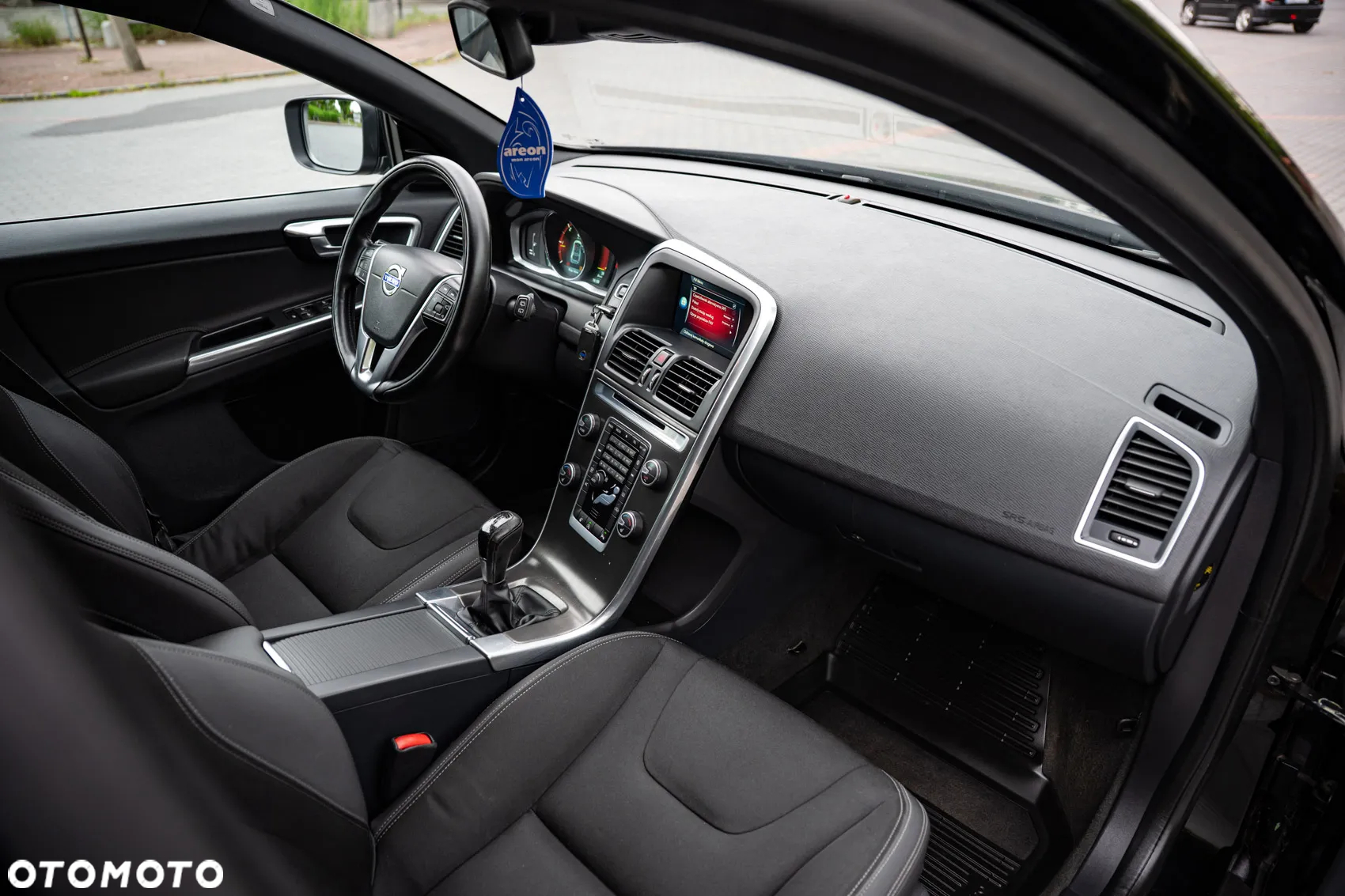 Volvo XC 60 D4 Momentum - 22